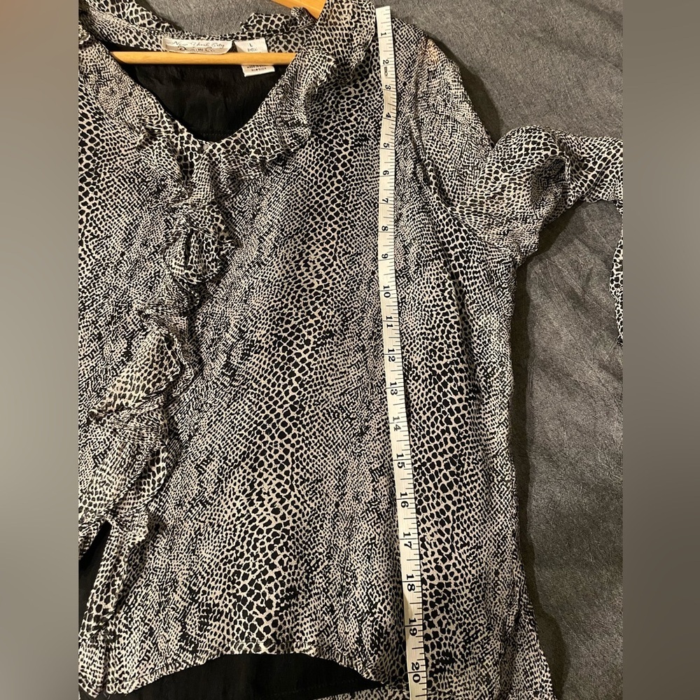 Silk Ruffled Snake Print Blouse - Picture 7 of 8